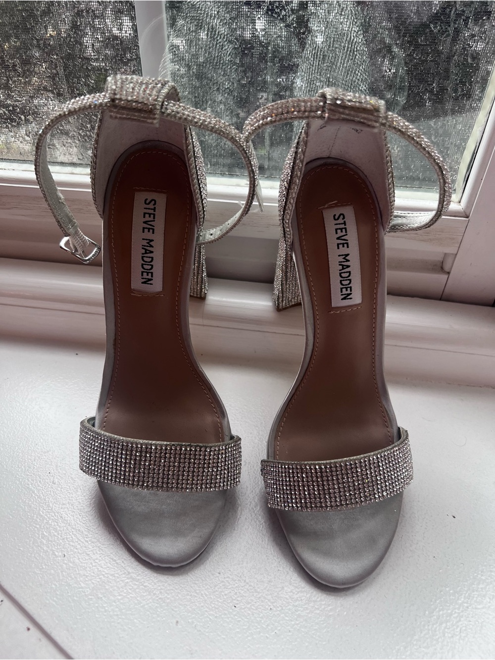 Steve Madden Carrson-R Silver Rhinestone Block Heel Sandals 7 Worn Once Wedding